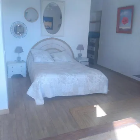 La Maison Bleue Homestay Brantome