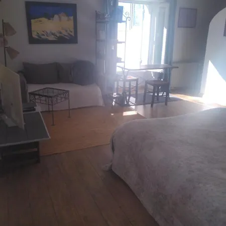 La Maison Bleue Homestay