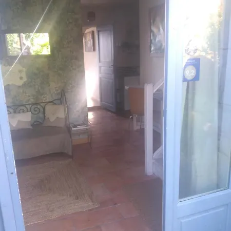 La Maison Bleue Homestay Brantome