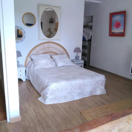 La Maison Bleue Quarto em Acomodações Particulares