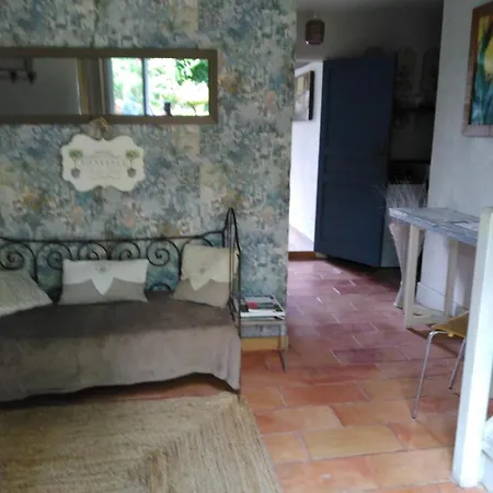 Quarto em Acomodações Particulares La Maison Bleue